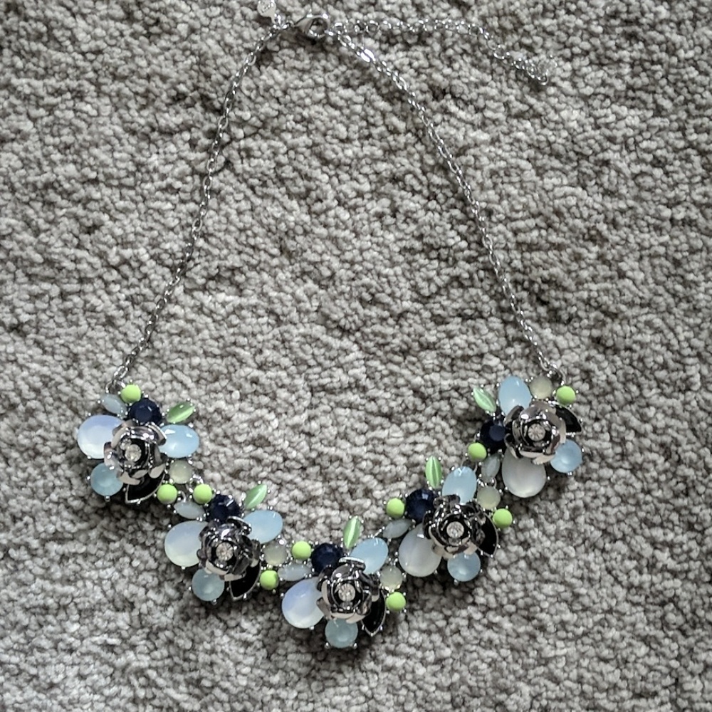 Loft Flower Necklace